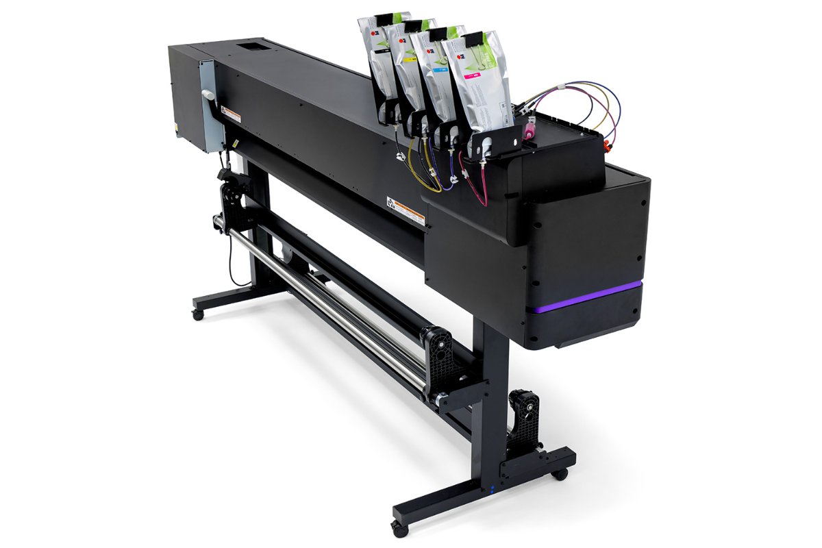 solventnyy_printer_s_funktsiey_rezki_mimaki_cjv200