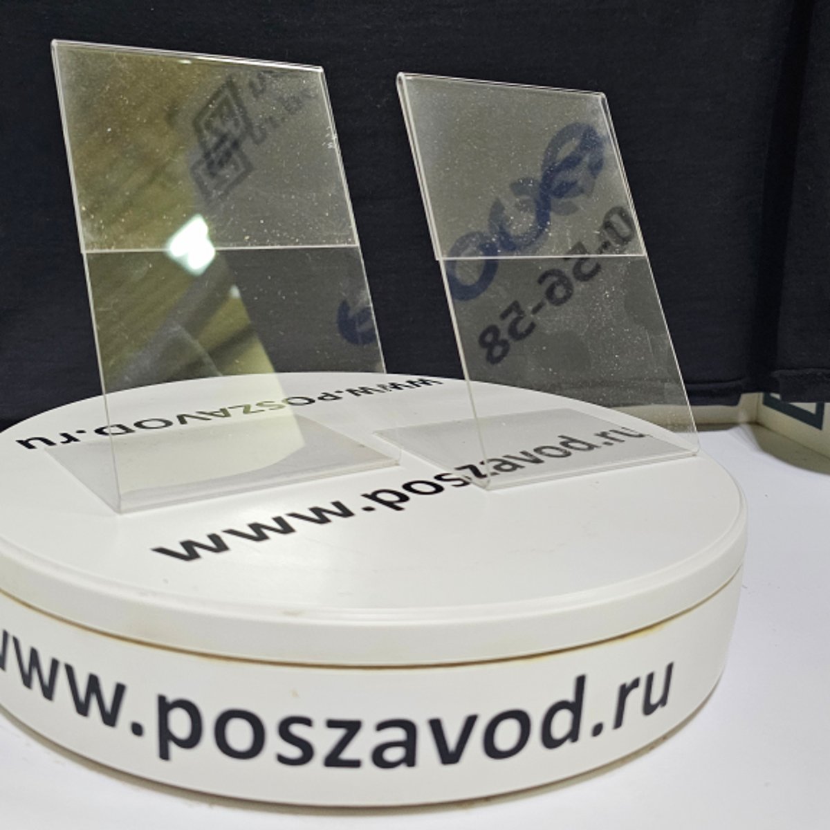 tsennikoderzhatel-60h80-iz-orgstekla-831